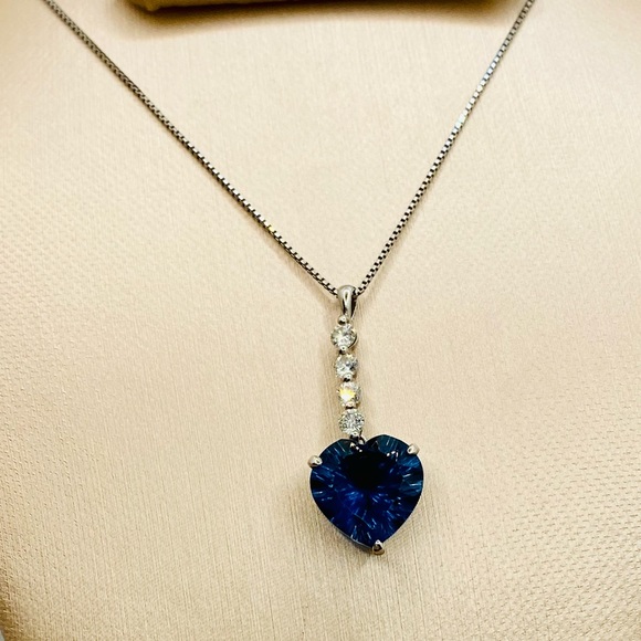 EUC Platinum Natural London Blue Topaz Heart Necklace w/ Diamond Accents - Picture 4 of 17